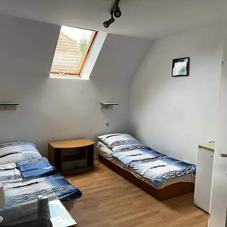 ゲストハウス Pomerania U Oliwii レバル